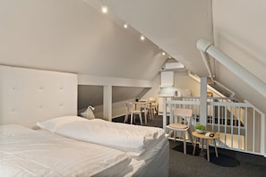 Appartamento Comfort, vista città | Tende oscuranti, ferro/asse da stiro, Wi-Fi gratuito