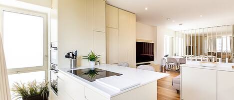 Fridge, microwave, dishwasher, coffee/tea maker