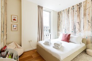 3 bedrooms, iron/ironing board, internet