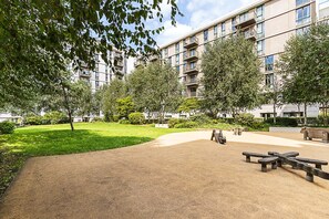 Property grounds - Contemporary Stratford Escape (London)
