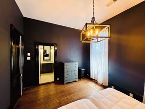 4 bedrooms, free WiFi, bed sheets