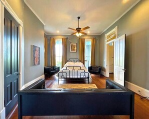 4 bedrooms, free WiFi, bed sheets