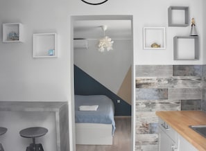 1 habitación, escritorio, wifi gratis y ropa de cama