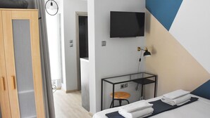 1 soverom, skrivebord, wi-fi (inkludert) og sengetøy