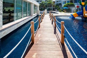 Outdoor pool, a heated pool - Steps from the Sea: Villa for 16 People, Water Slide and Terrace (Cancún)