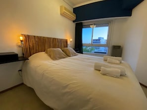 1 chambre, fer et planche à repasser, Wi-Fi gratuit, draps fournis