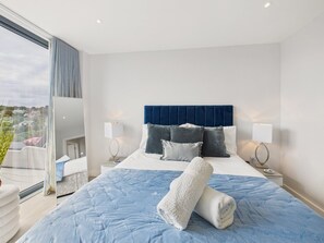 2 bedrooms, desk, iron/ironing board, Internet