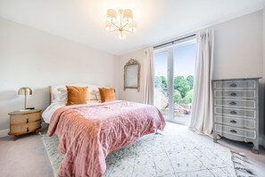 3 bedrooms, individually decorated, individually furnished, free WiFi