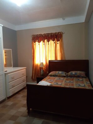 2 quartos, ferros/tábuas de passar roupa, Wi-Fi