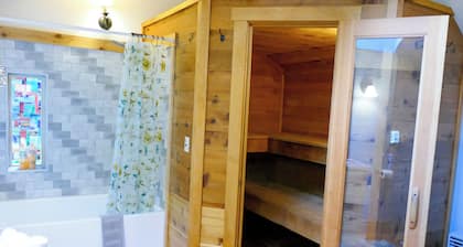 Upscale Yurt /Sauna/Pet Friendly/Water View/FP, close to beach