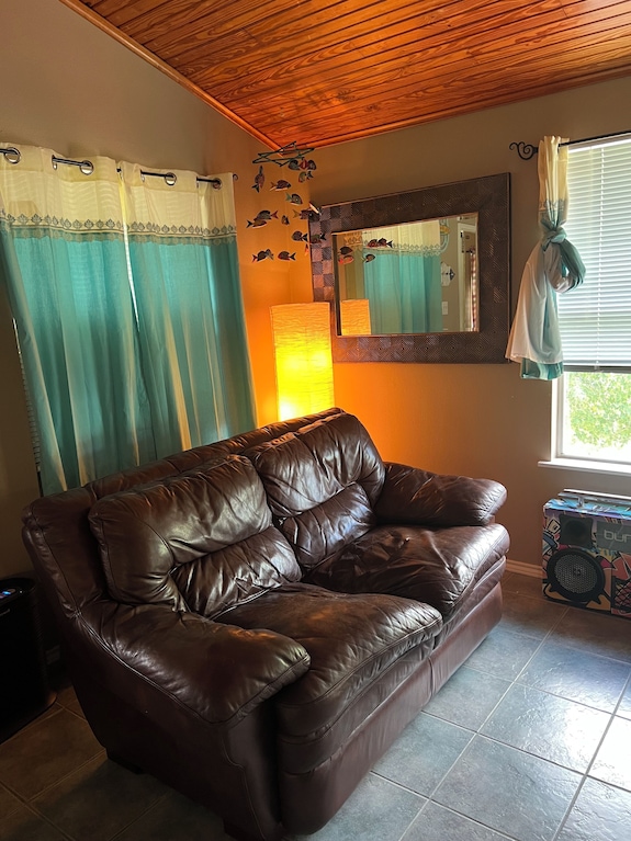 Charming 2-bedroom House In Lovely Matagorda - Matagorda, TX
