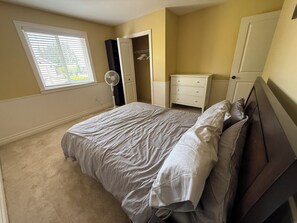 4 bedrooms, desk, iron/ironing board, travel cot
