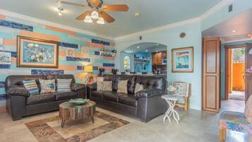 Condo, Berbilang Katil, Patio, Pool View (El Pueblo C1) | Ruang tamu