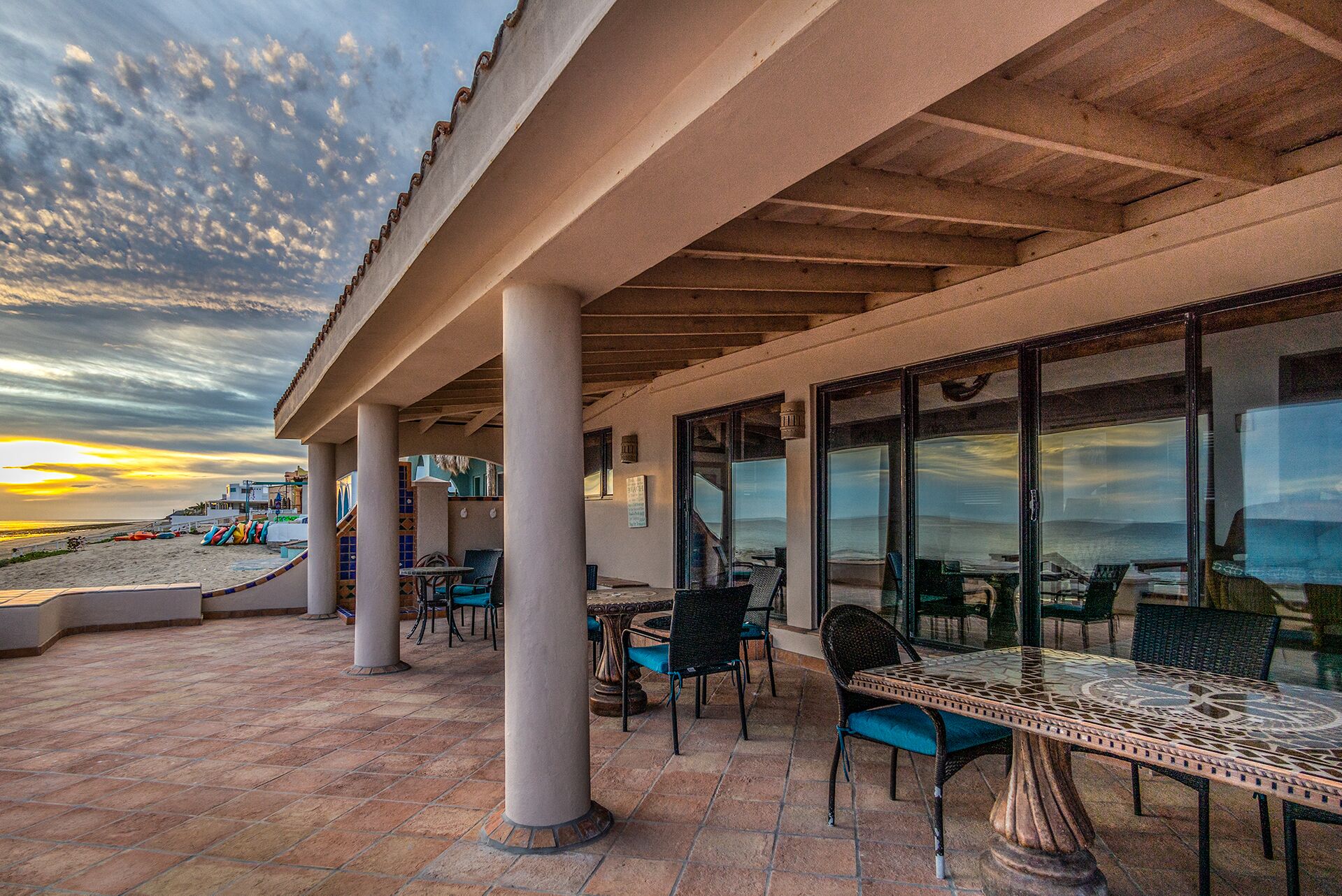 House, Multiple Beds, Balcony, Beach View (Pura Vida) | Outdoor dining