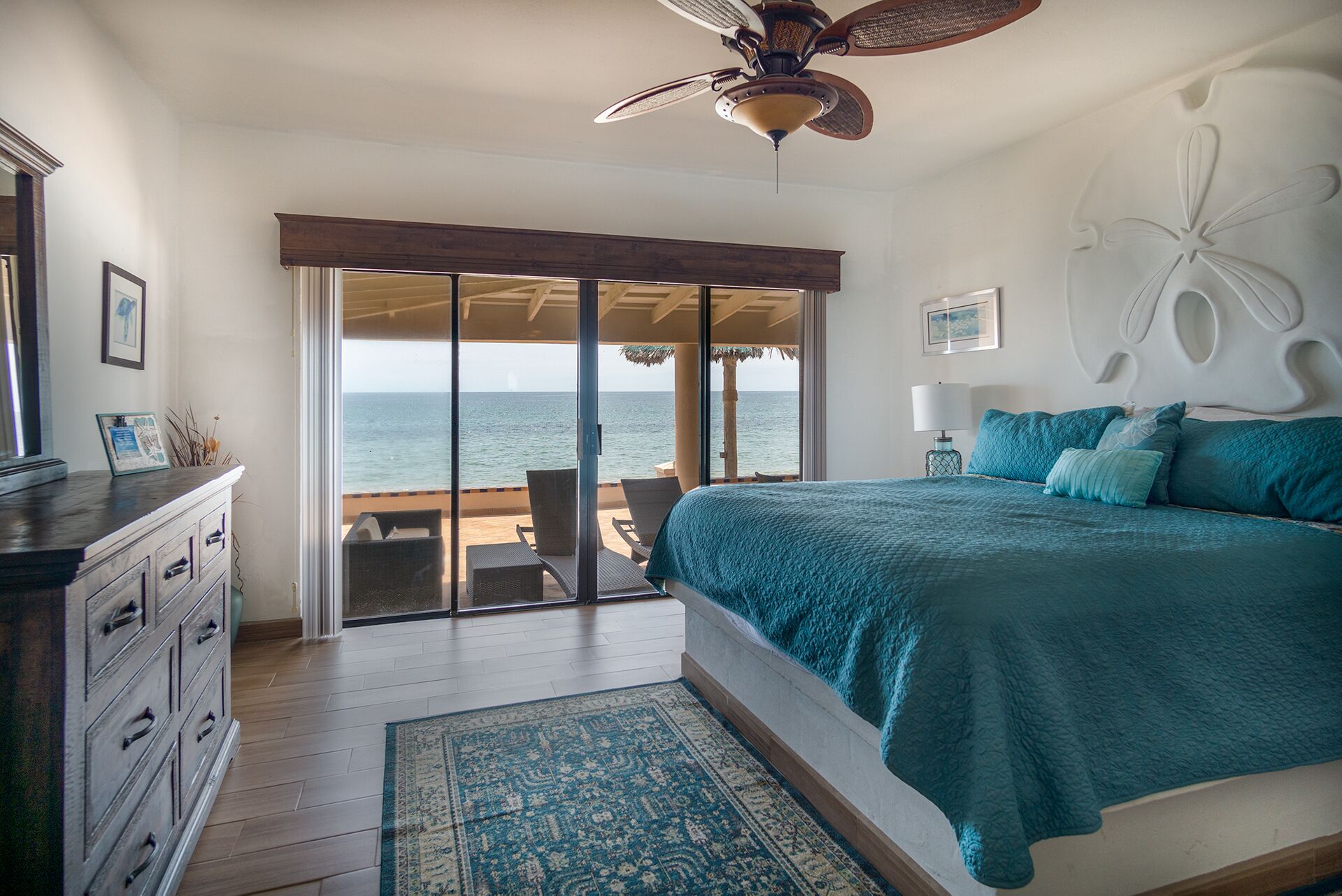 Nhà, nhiều giường, ban công, quang cảnh bãi biển (Pura Vida) | 4 phòng ngủ, trang trí khác biệt 