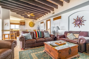 House, Multiple Beds, Balcony, Beach View (Pura Vida) | Living area