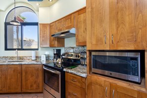 House, Multiple Beds, Balcony, Beach View (Casa Tres Amigas) | Private kitchen - Casa Tres Amigas (Puerto Peñasco)