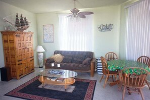 House, Multiple Beds, Patio, Beach View (Cypress House) | Living area