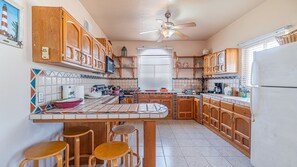 ハウス ベッド (複数台) パティオ ビーチビ�ュー (Cypress House) | 専用キッチン | コーヒー / ティーメーカー