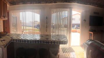 House, 2 Queen Beds, Patio (Casa Azalea) | Interior