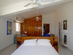 Casa, varias camas, patio, vistas a la playa (E-10.5) | 4 dormitorios, decoración individual, mobiliario individual