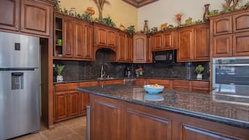 House, Multiple Beds, Patio (Casa De Miguel) | Private kitchen