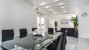 하우스, 침대(여러 개), 파티오 (Ocean Pearl House) | 다이닝