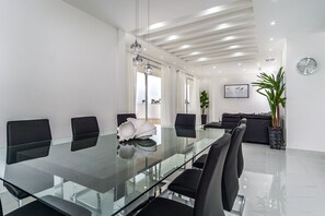 Huis, Meerdere bedden, terras (Ocean Pearl House) | Dineren