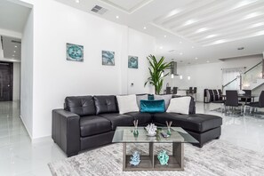 Hus, flere senger, terrasse (Ocean Pearl House) | Oppholdsområde