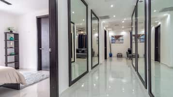 House, Multiple Beds, Patio (Ocean Pearl House) | Interior