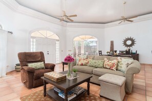 Apartemen, Beberapa Tempat Tidur, balkon (Palm Paradise House) | Area keluarga