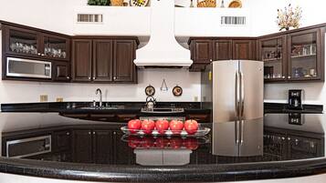 Departamento, varias camas, balcón (Palm Paradise House) | Cocina privada