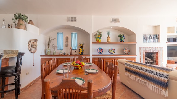House, Multiple Beds, Balcony (Olas Altas) | Dining