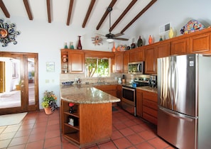 House, Multiple Beds, Patio (Playa Vida) | Private kitchen