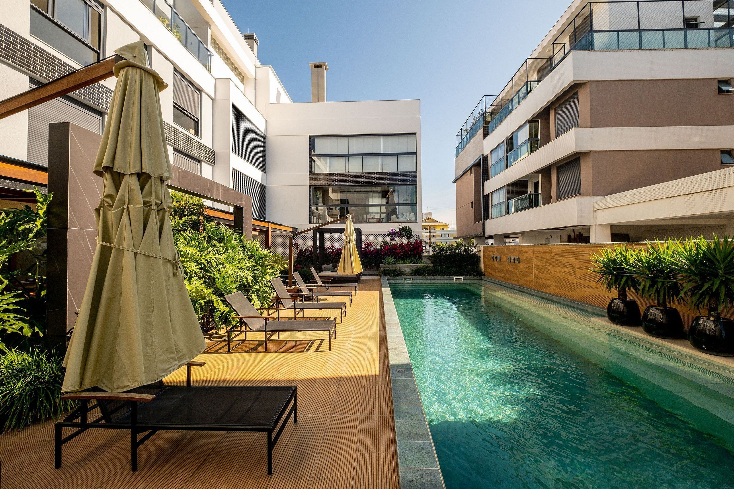 Kolam renang terbuka 