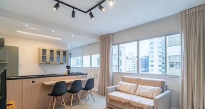 Apto 1Q and Self Check-in 400m from Beira Mar BMC1008