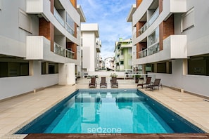 Pool - Comfortable Apart 400 m From the Beach Idp104 (Florianópolis)