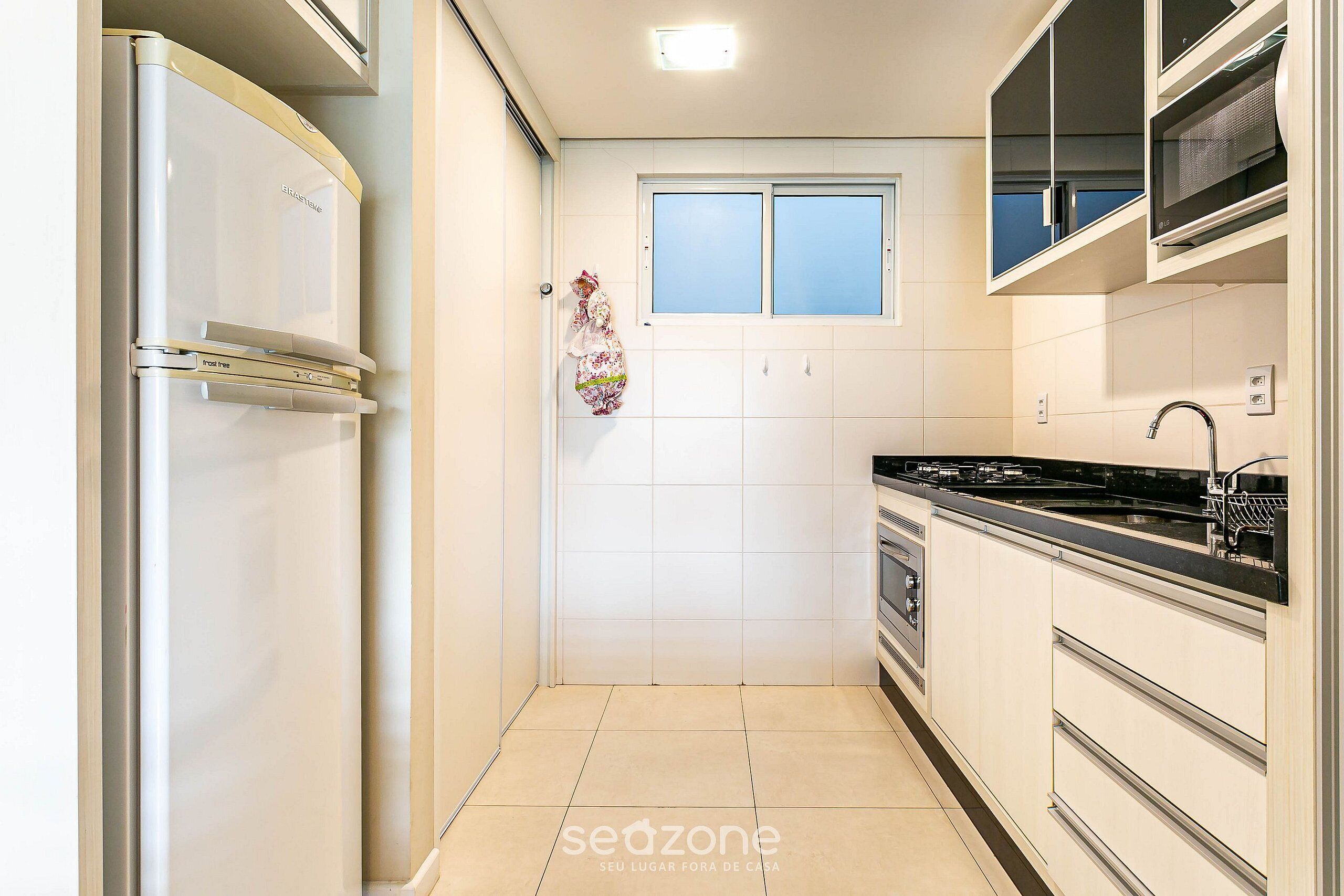 Basic Apartment | Private kitchen