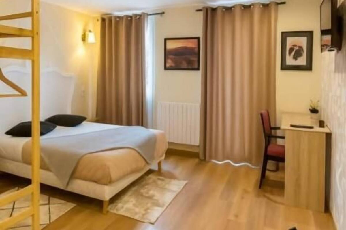 クラシック ダブルルーム | アイロン / アイロン台