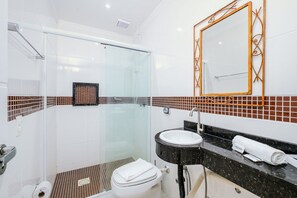 Basic Apartment | Bathroom - Apart Foot on Sand for Couples in Floripa Ida105 (Florianópolis)