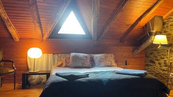 4 bedrooms, iron/ironing board, travel crib, free WiFi