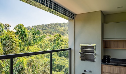 Apartment w/ Barbecue 290m From the Beach Hre0035