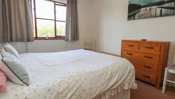 2 bedrooms, individually decorated, individually furnished, free WiFi