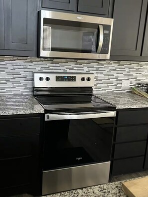 Microwave, oven, stovetop, dishwasher - Cozy Denton Stay,1BR,Near UNT/TW (Denton)