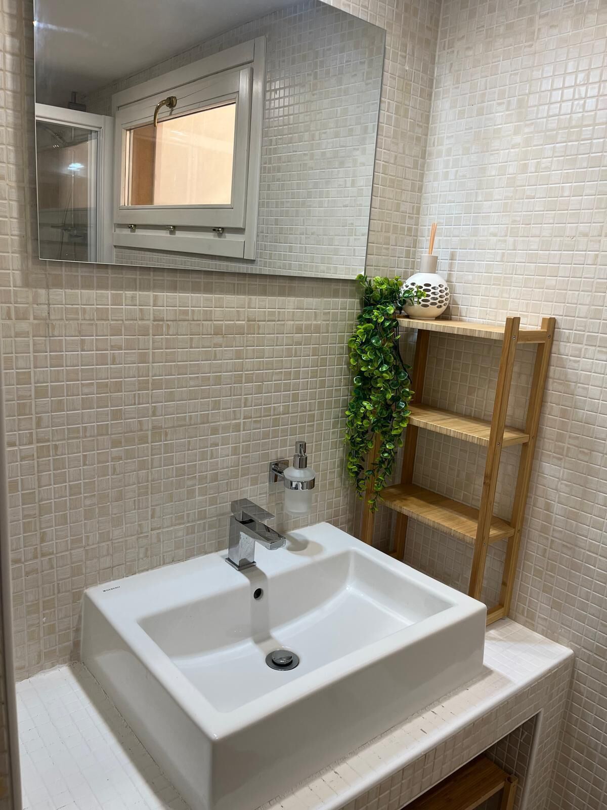 Dusche, Haartrockner, Bidet, Handtücher