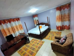 6 bedrooms, iron/ironing board, internet