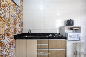 Basic Apartment | Private kitchen