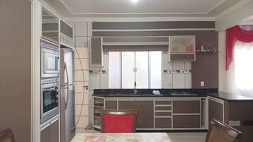 Basic Apartment | Dining