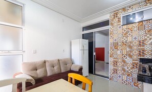 Basic Apartment | Living area