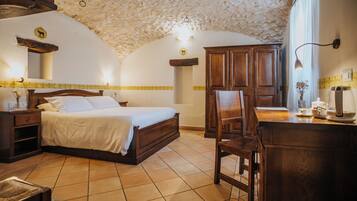 Doppia Standard, patio | Minibar, una cassaforte in camera, culla da viaggio, Wi-Fi gratuito